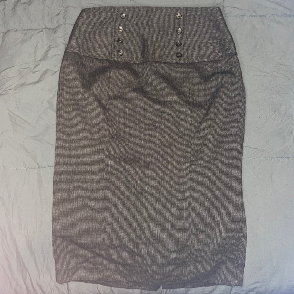 B. Wear brown pencil skirt size 0